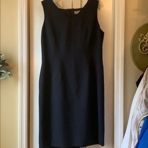 V-neck dress